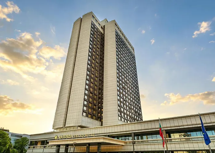 Astoria Grand